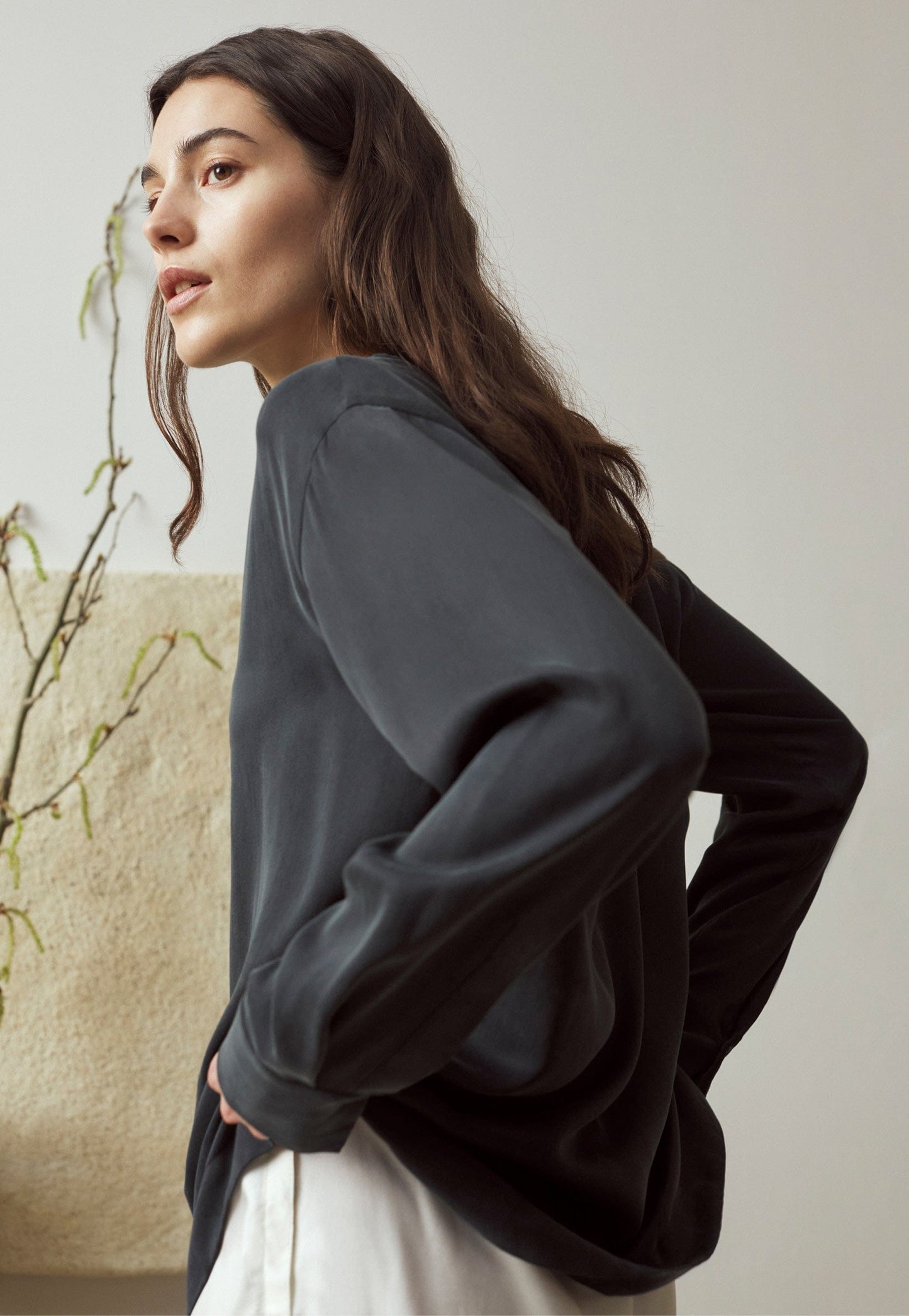 Women's Drop Shoulder Easy-Silk Top - Black