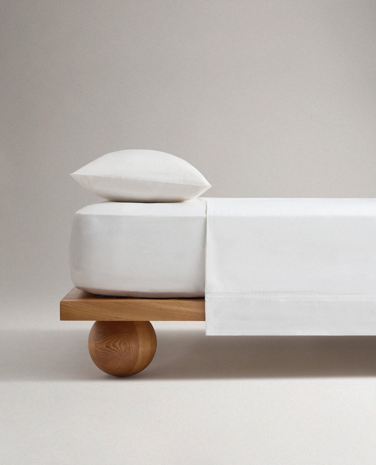 The Crisp & Cool Organic Luxury Pillowcase Set - Tailored Border