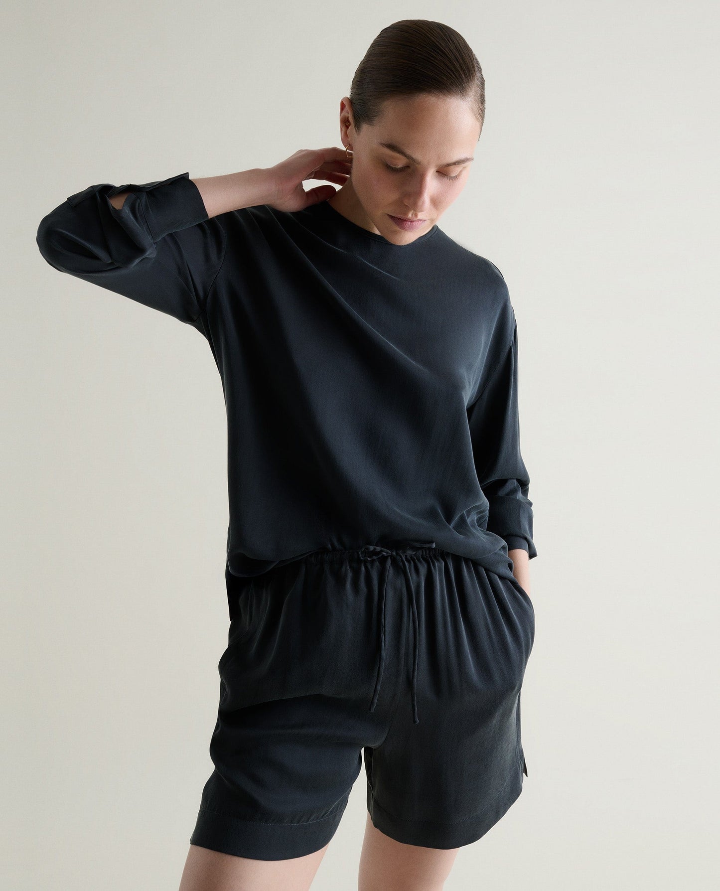 Women's Drop Shoulder Easy-Silk Top - Black