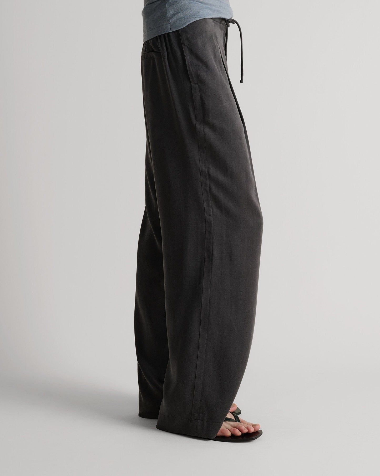 Easy-Silk Pleat Trouser - Washed Black
