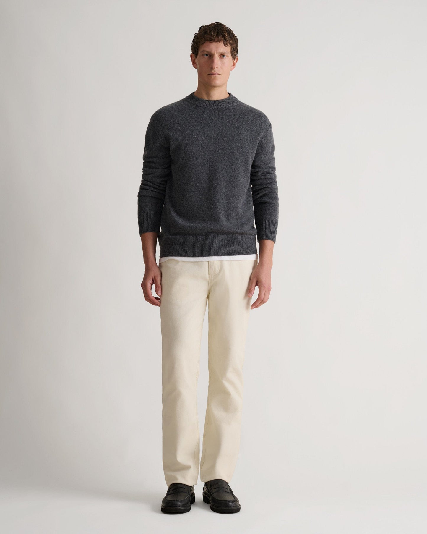 Men's Finest Cashmere Mid-Weight Crew Neck Jumper - Graphite