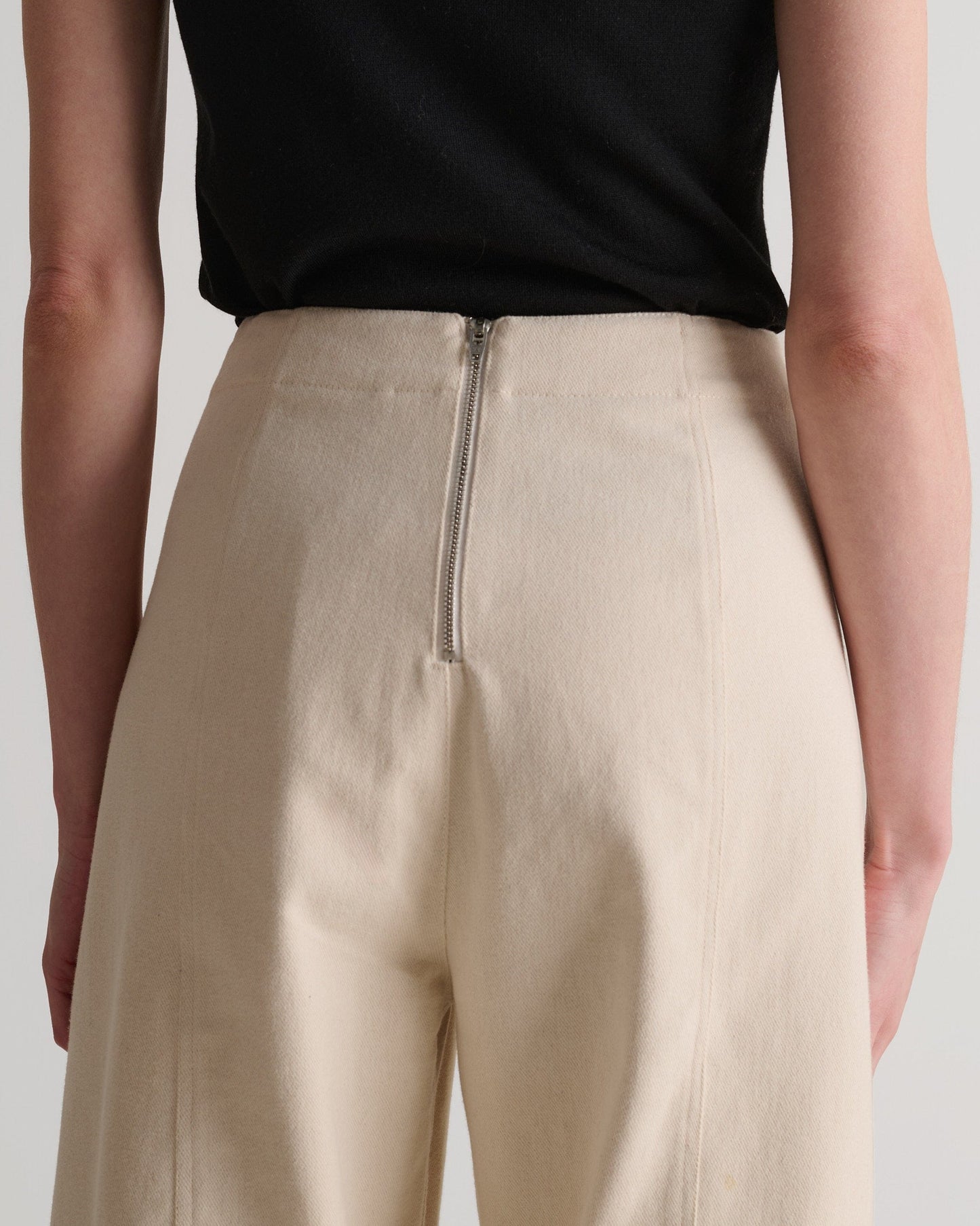 Women's Organic Cotton Barrel Leg Jean - Bone