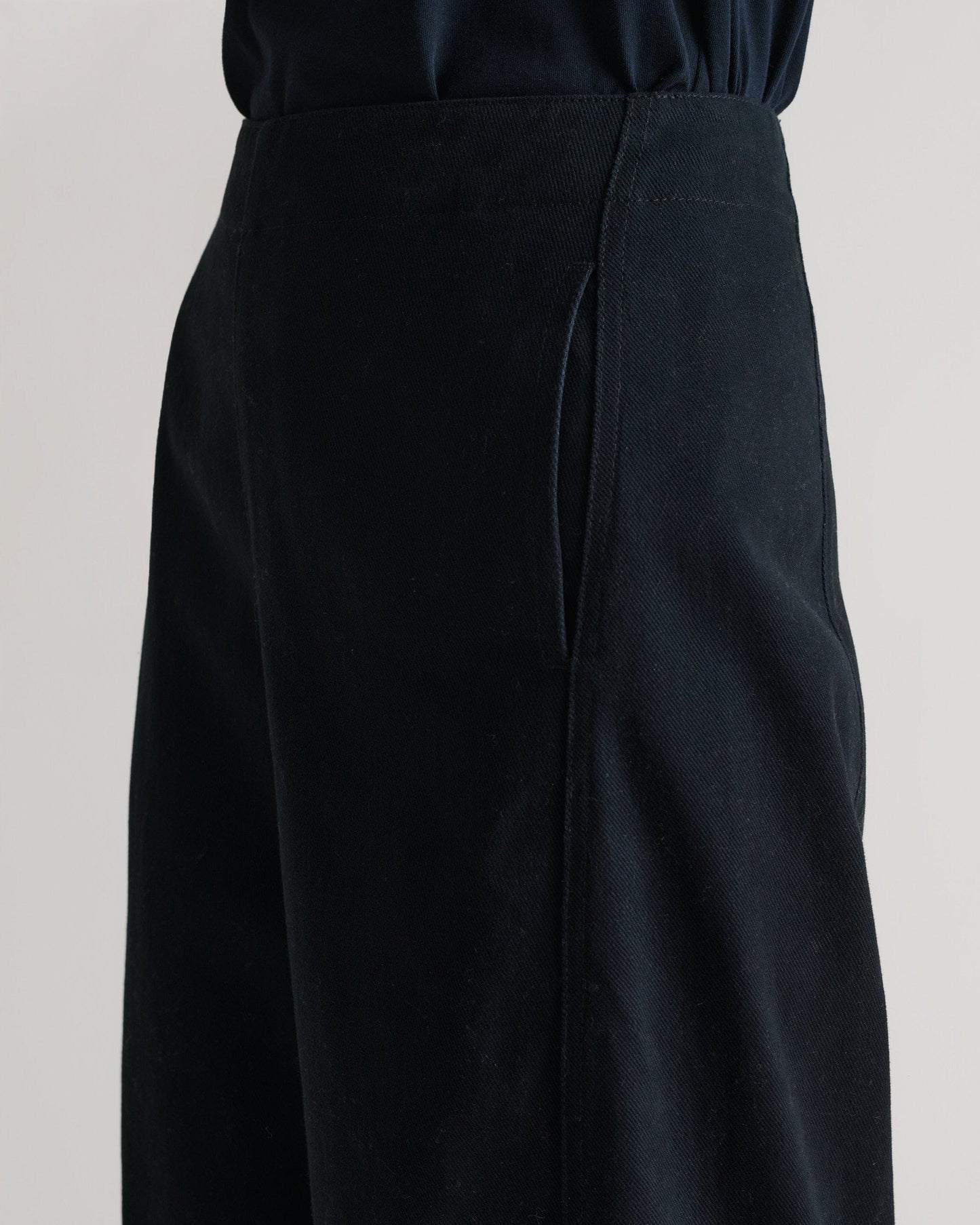 Women's Organic Cotton Barrel Leg Jean - Ink