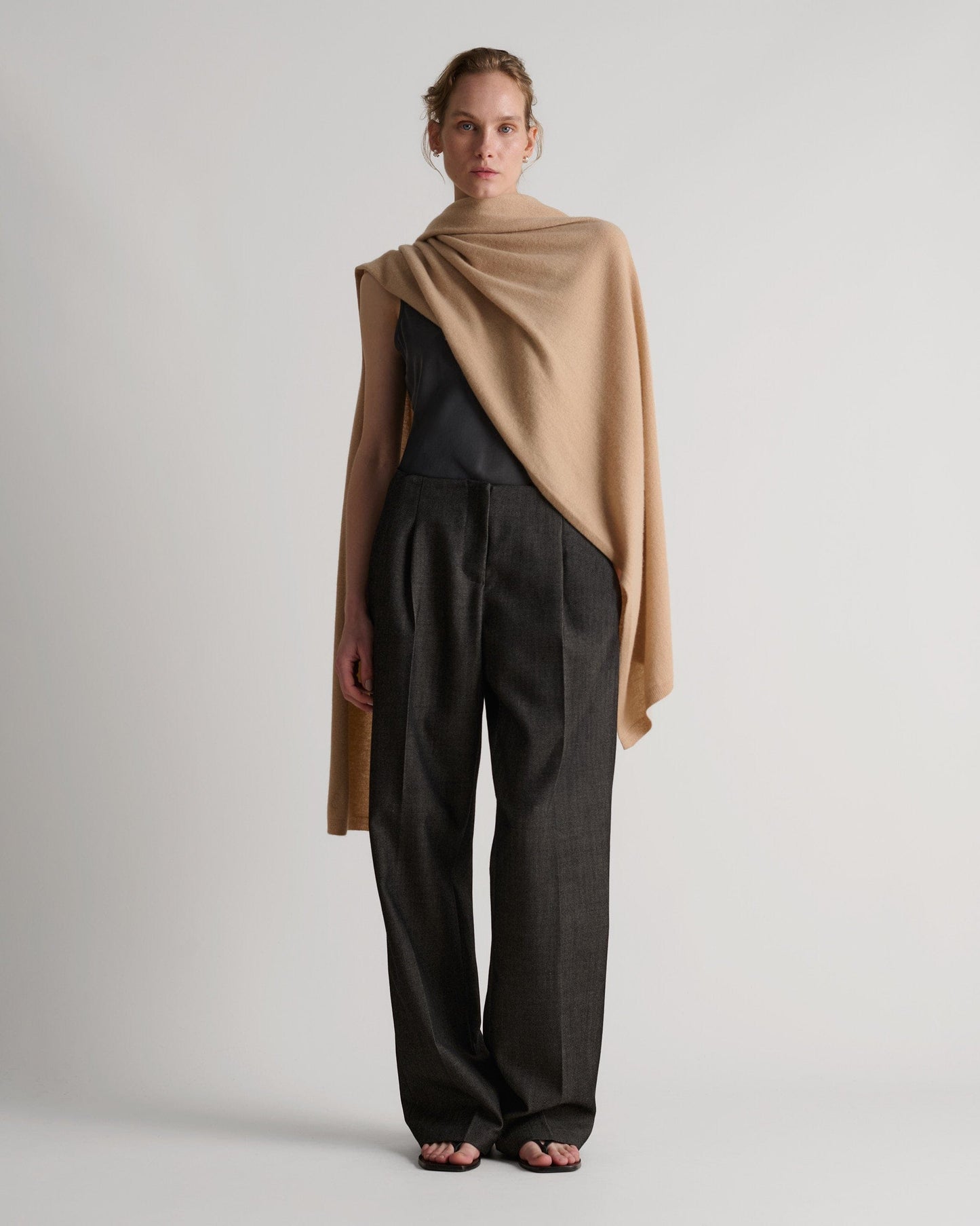 Oversized Finest Cashmere Wrap - Camel