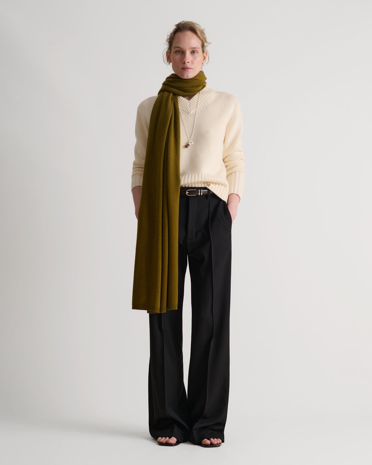 Oversized Finest Cashmere Wrap - Olive