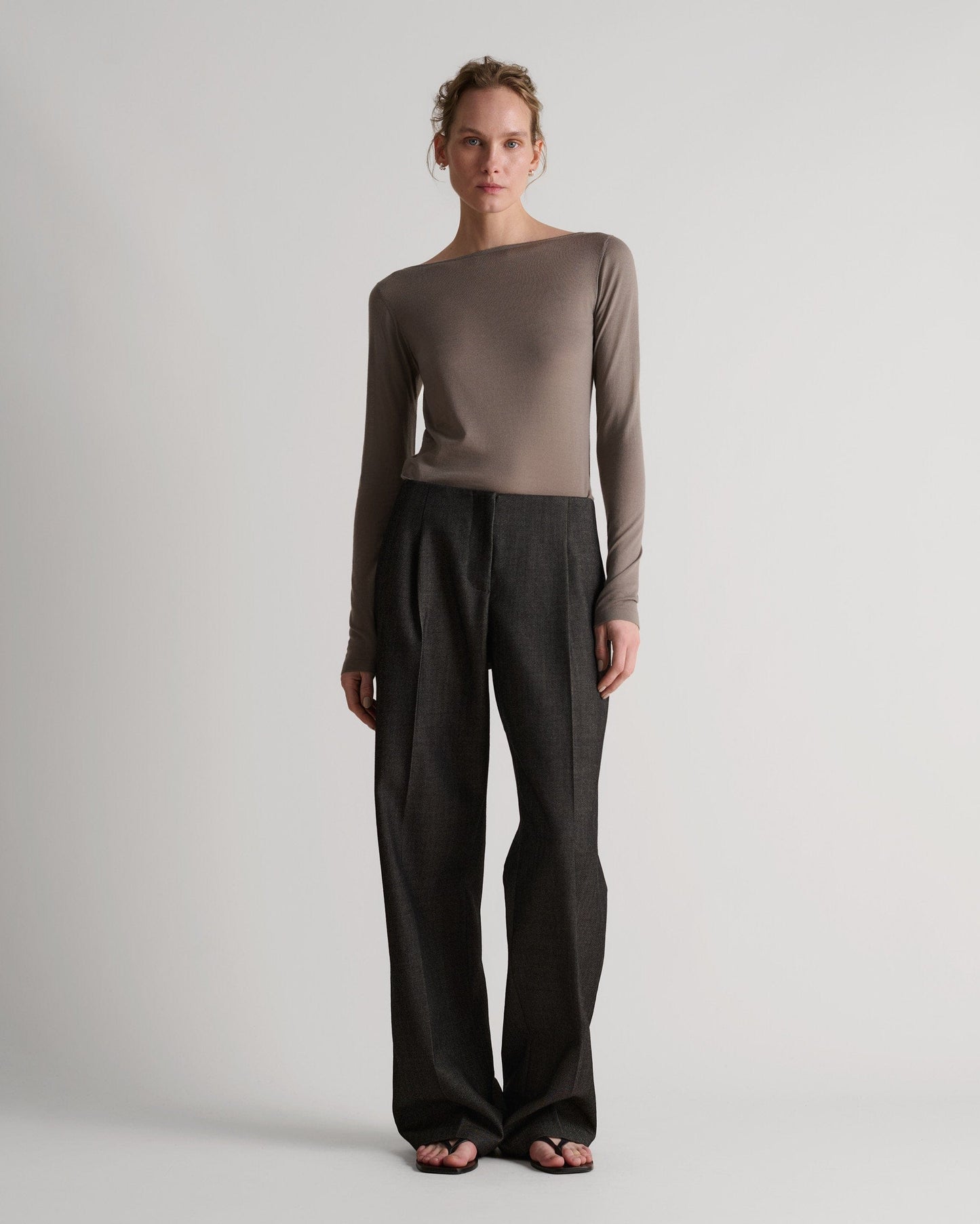 Women's Superfine Merino Straight Neck Jumper - Mole