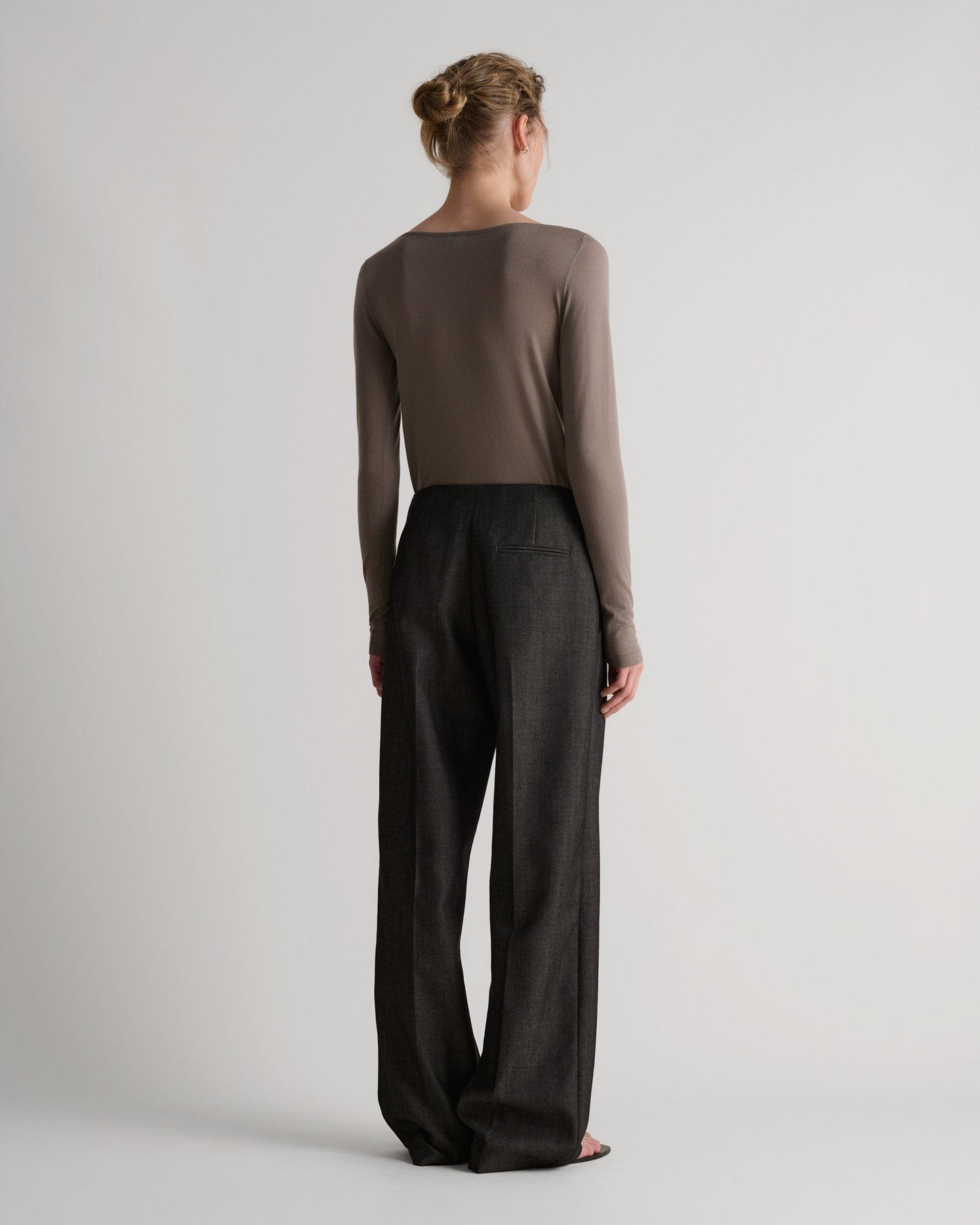 Women's Superfine Merino Straight Neck Jumper - Mole