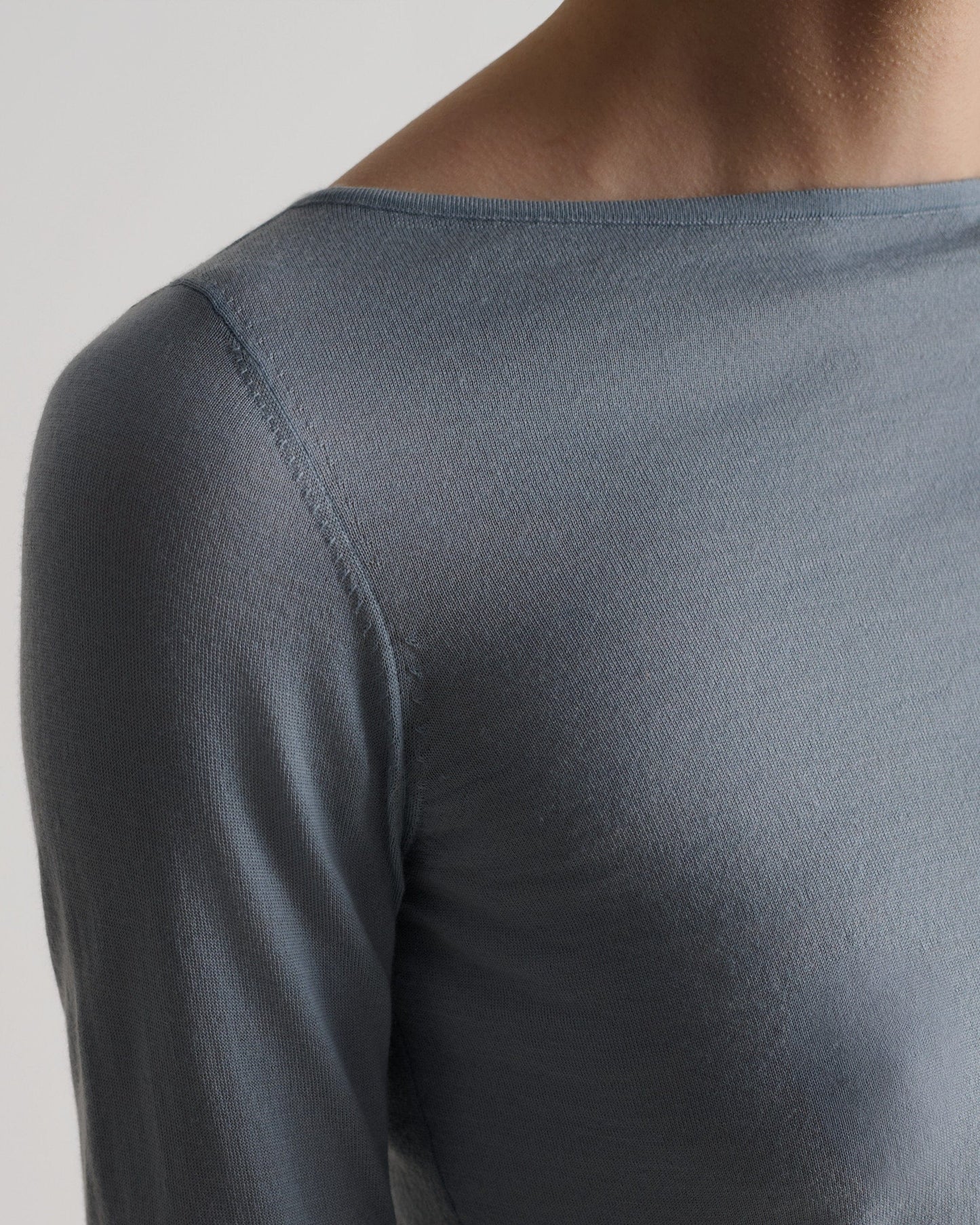 Women's Superfine Merino Straight Neck Jumper - Ash Blue