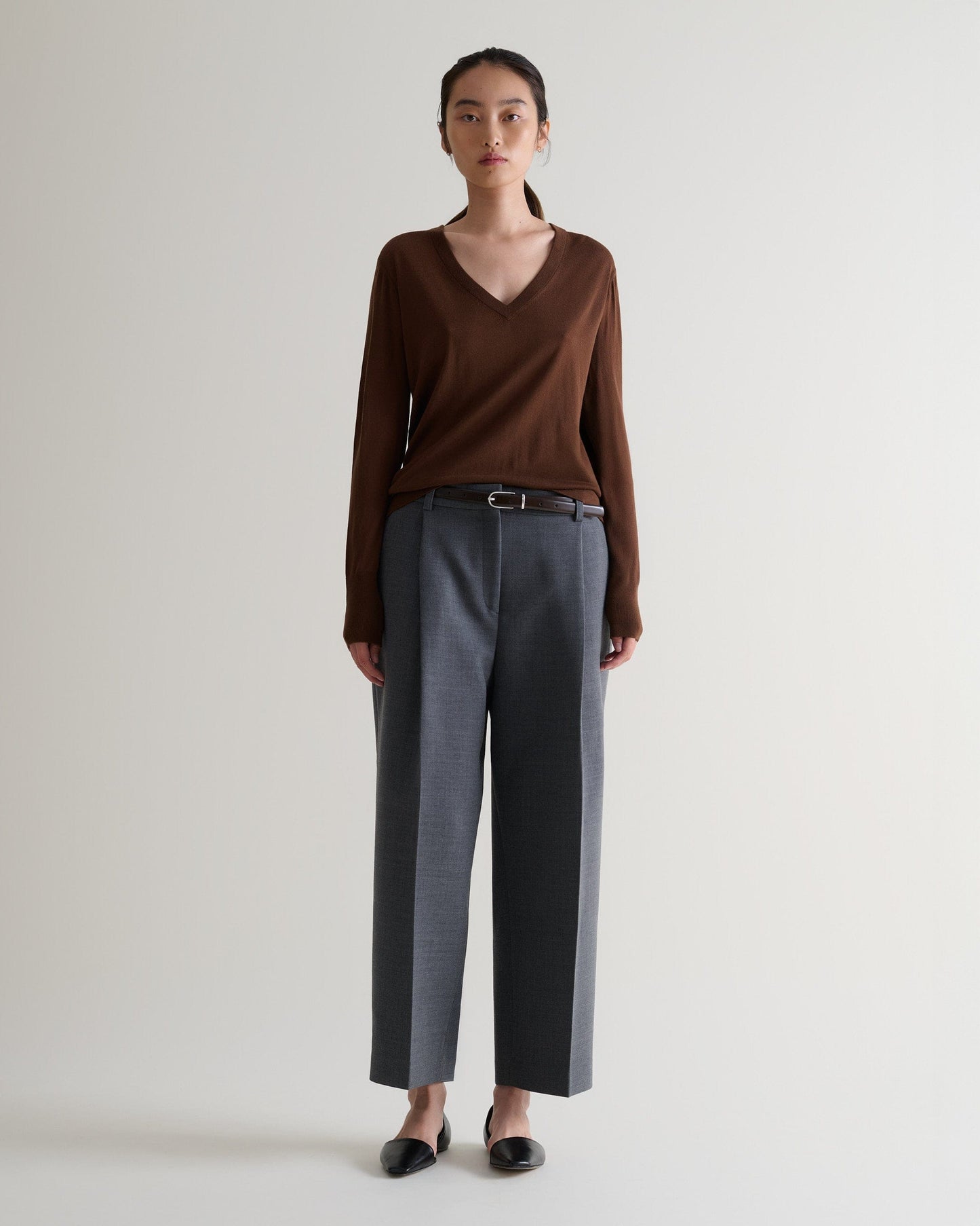 Women's Superfine Merino V Neck Jumper - Burl