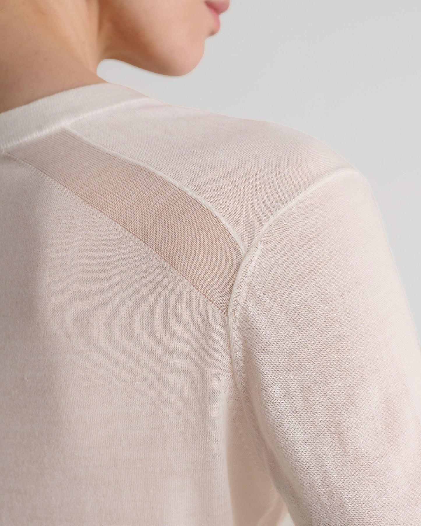 Women's Superfine Merino V Neck Jumper - Buttermilk