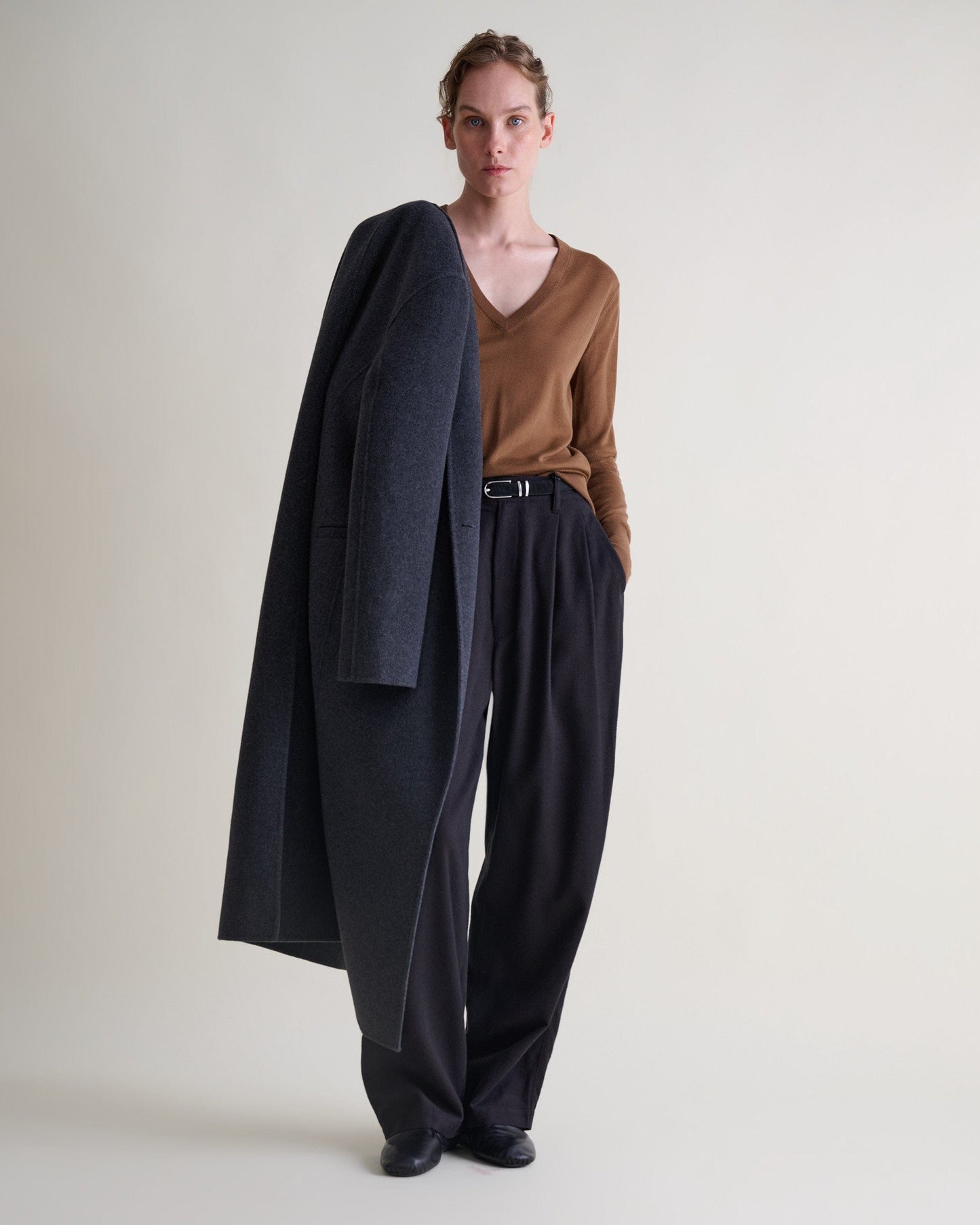 Women's Superfine Merino V Neck Jumper - Deep Camel