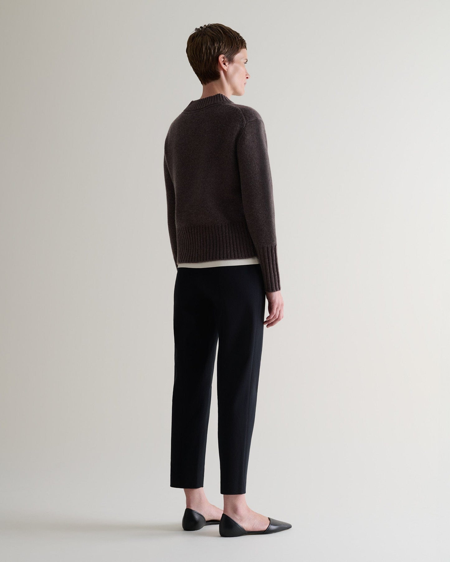 Women's Cashmere Merino V Neck Jumper - Chocolate