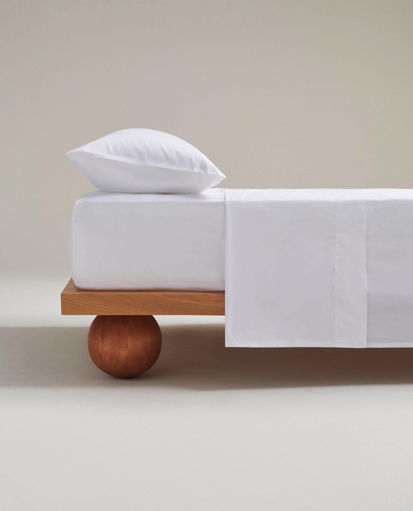 The Soft & Smooth Luxury Fitted Sheet - White