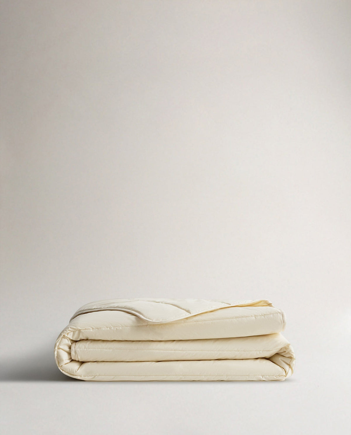 Image 1 of 4 showing Rise & Fall's certified British Wool Duvet.