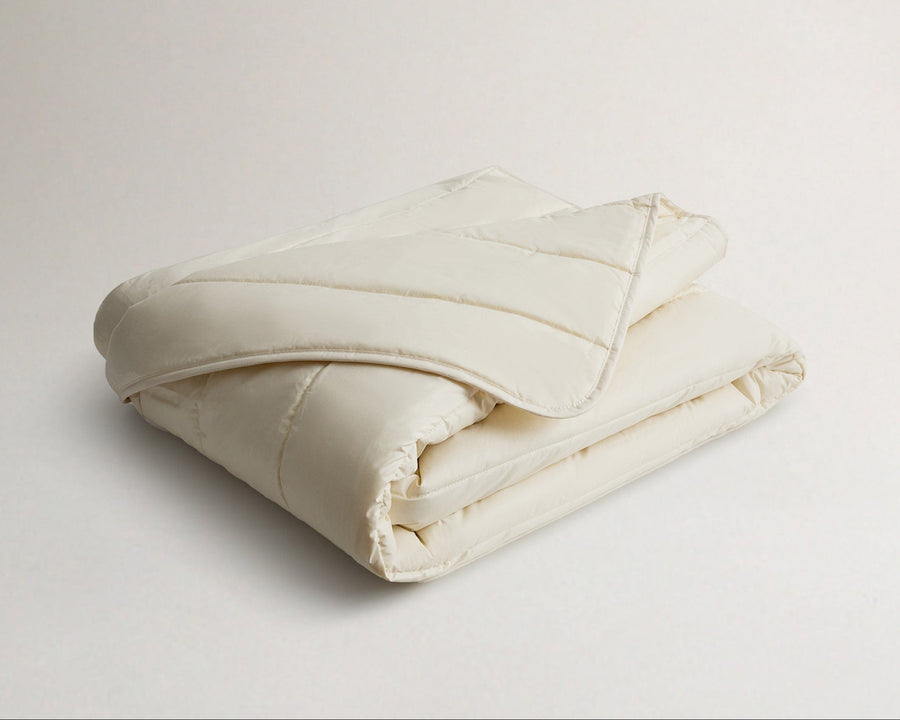 Image 2 of 4 showing Rise & Fall's certified British Wool Duvet.
