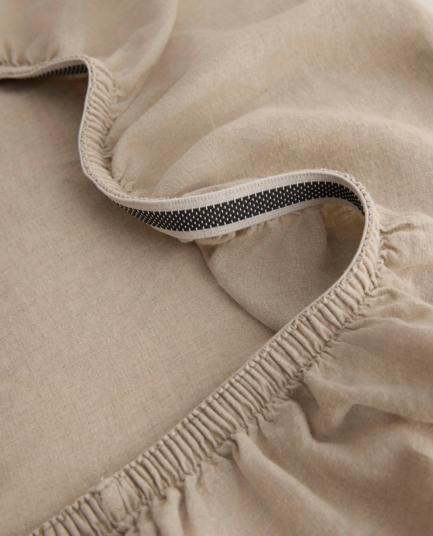 Image 2 of 4 showing Rise & Fall's Relaxed & Refined European flax™ linen fitted sheet in natural.