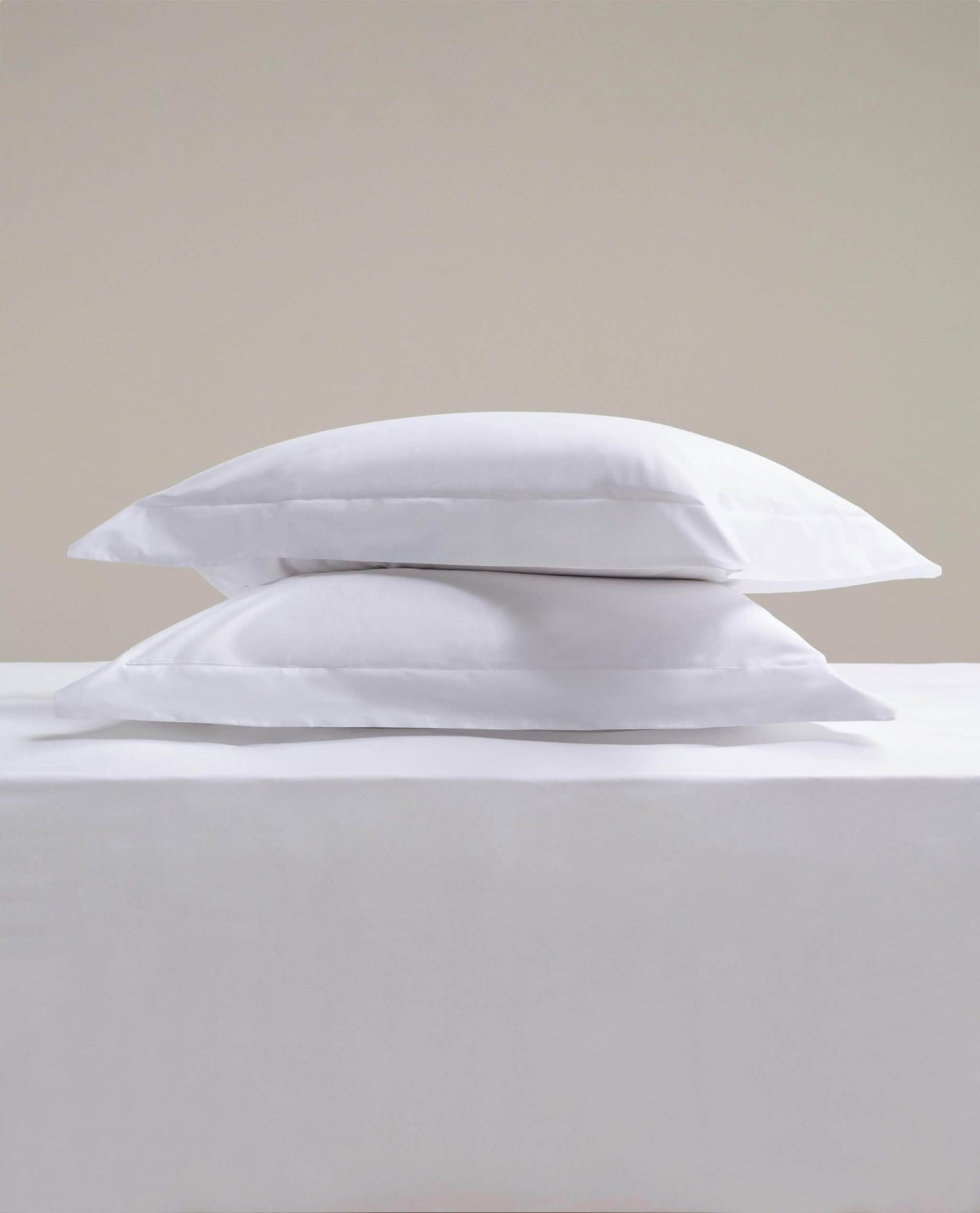 Image 3 of 4 showing Rise & Fall's Soft & Smooth Cotton Sateen Oxford Pillowcase Set in white.