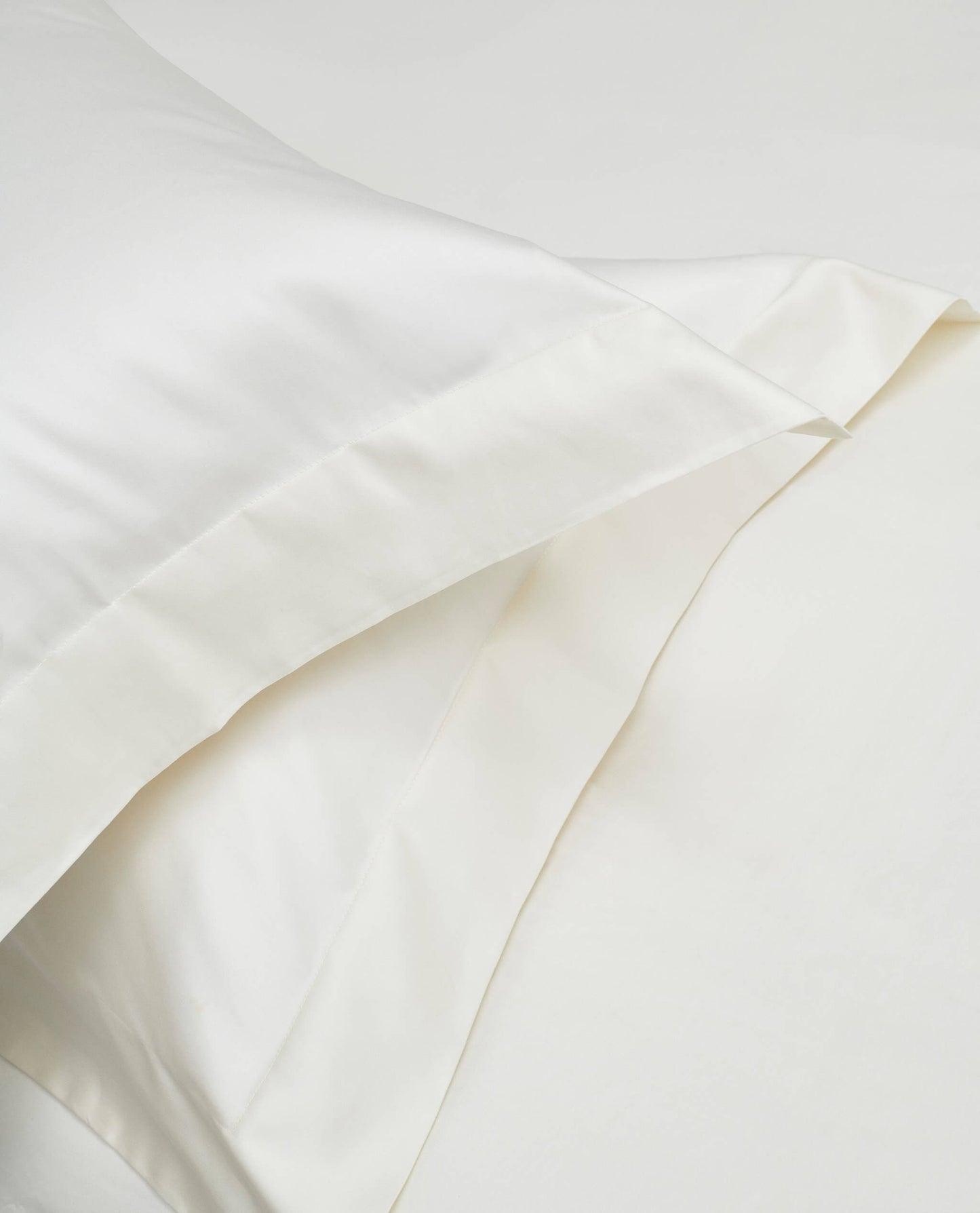 Image 5 of 6 showing Rise & Fall's Soft & Smooth Sateen Cotton Pillowcases, set of 4, colour: Buttermilk.