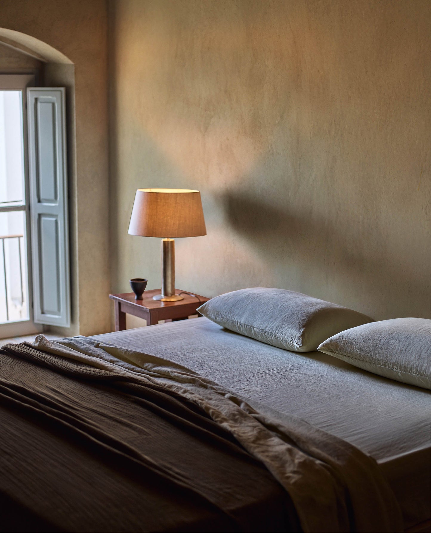 Image 8 of 8 showing Rise & Fall's Relaxed & Refined European flax™ linen fitted sheet in peach.