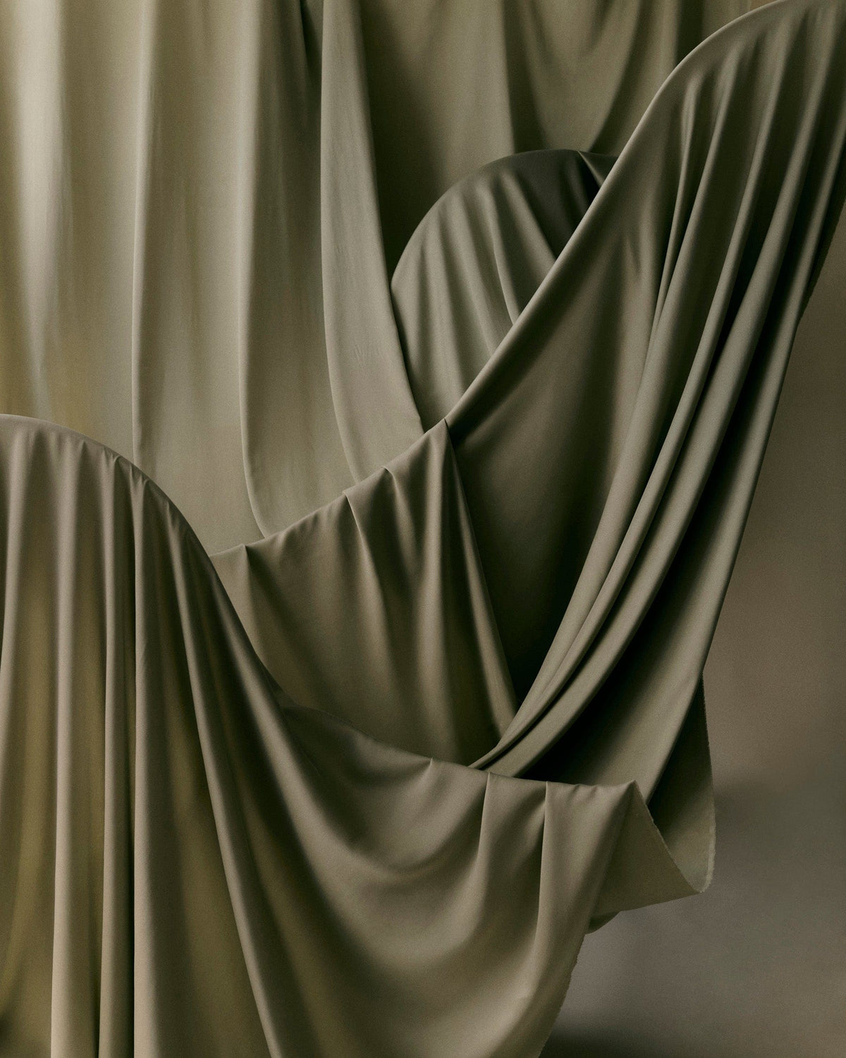 Draped fabric.Colour: sage.