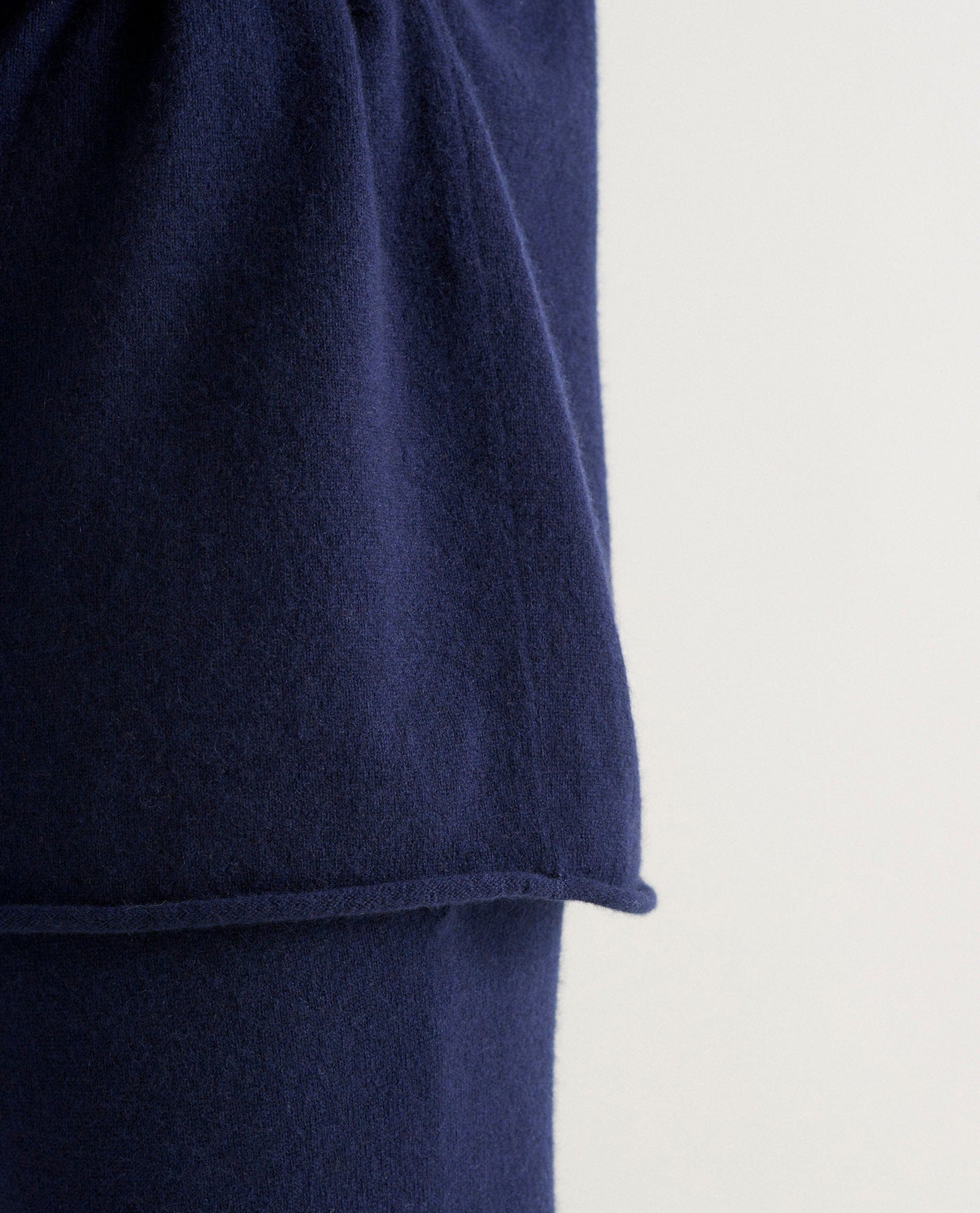 Men's Finest Cashmere Sweatshirt - Navy