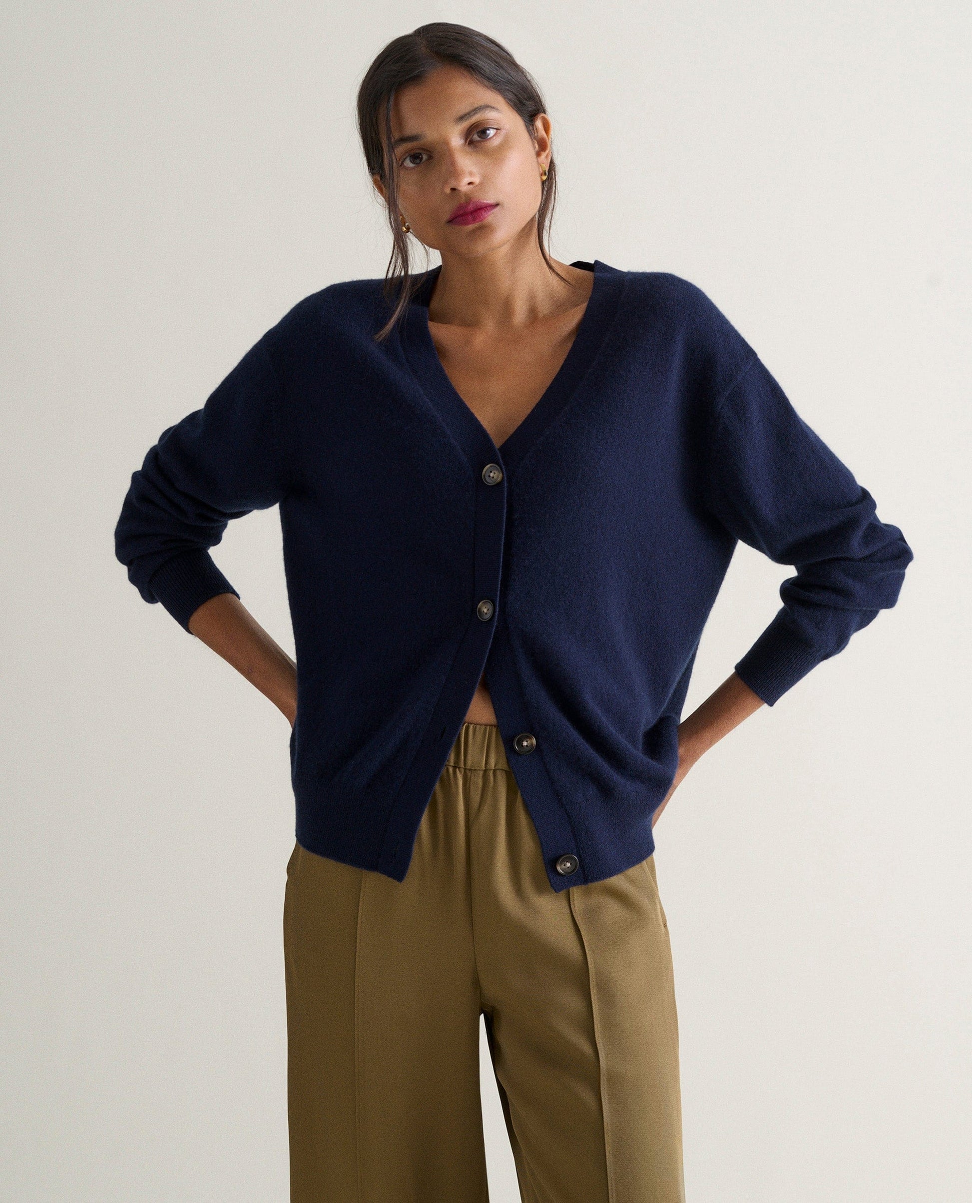 Women's Finest Cashmere Knitted V Neck Cardigan - Navy