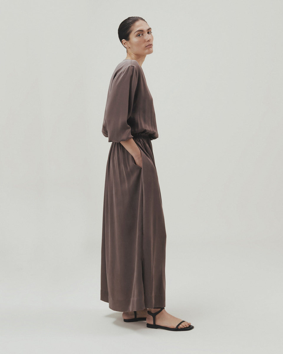 Women's Gathered Waist Easy-Silk Dress - Bitter Chocolate