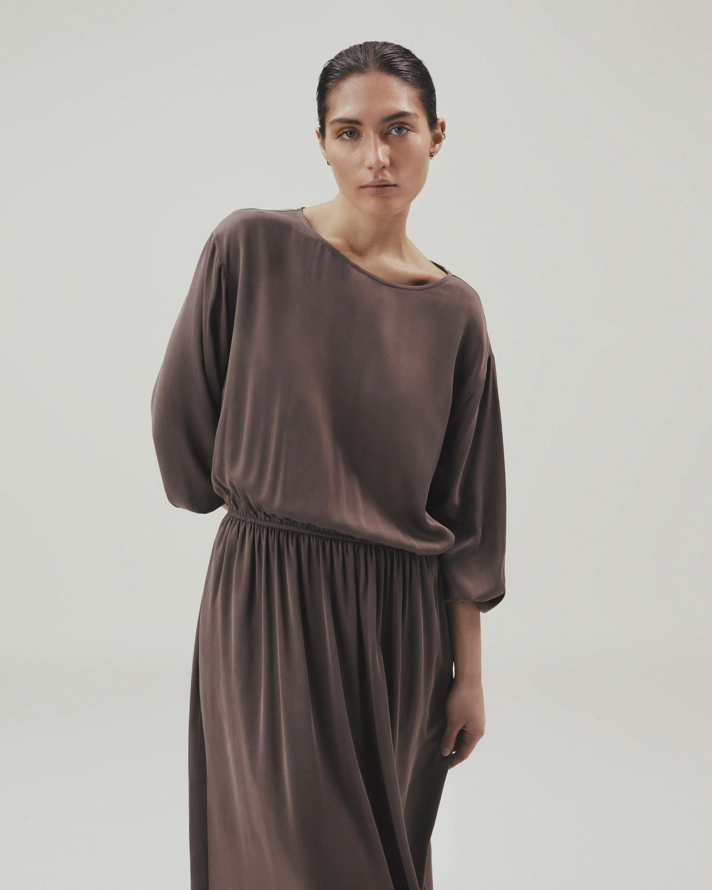 Women's Gathered Waist Easy-Silk Dress - Bitter Chocolate