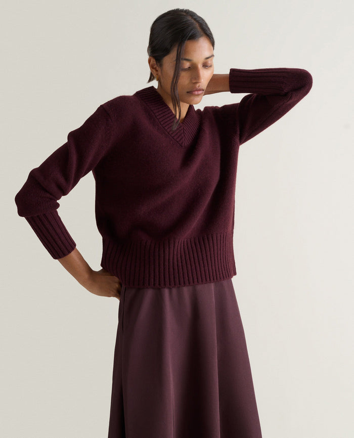 Oxblood - Women's Cashmere Merino V Neck Jumper