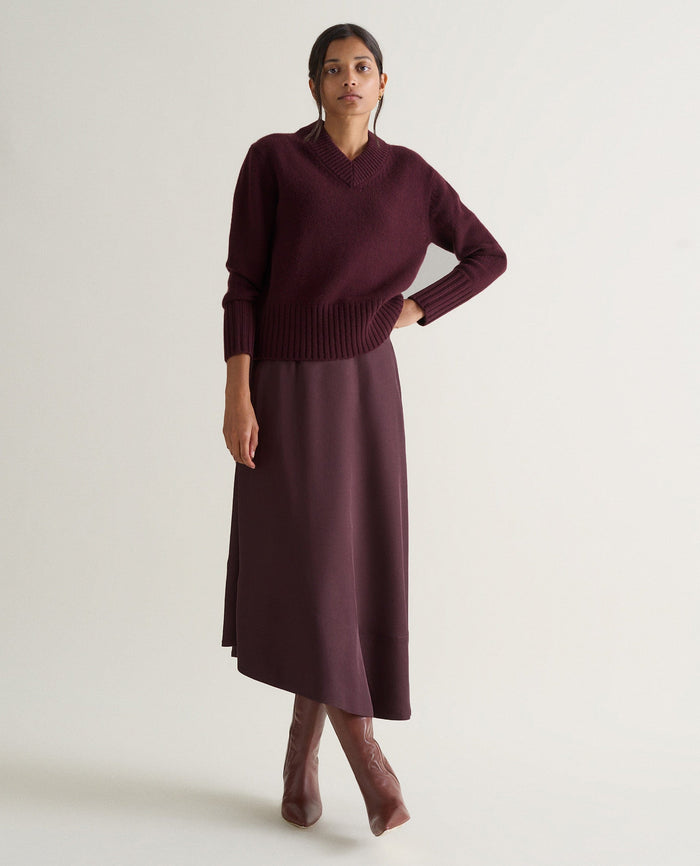 Midnight Plum - Women's Cashmere Merino V Neck Jumper