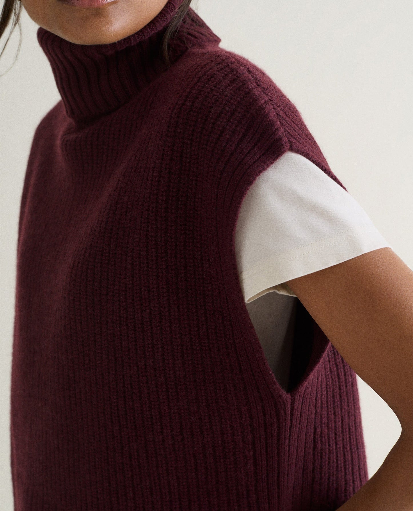 Women's Cashmere Merino Roll Neck Tabard - Oxblood