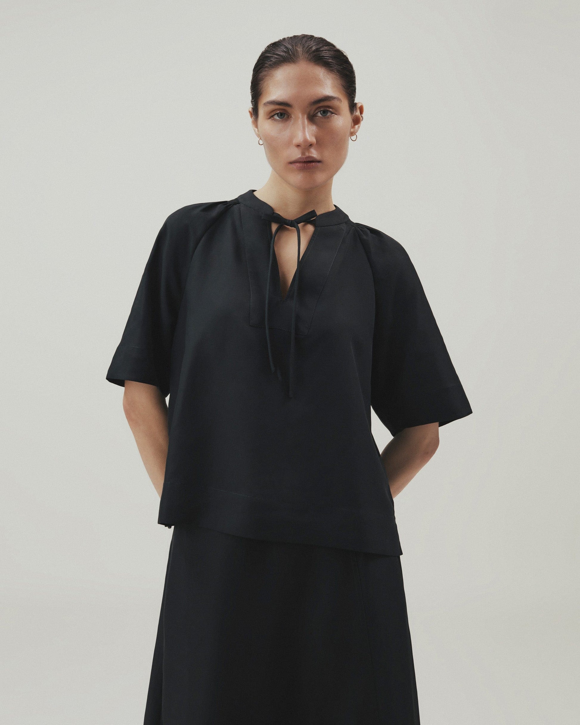 Women's Future-Linen Tie Neck Blouse - Black