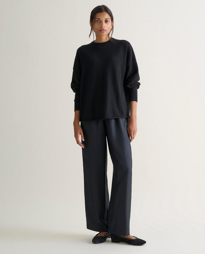 Black - Women's Easy-Silk Wide-Leg Trouser