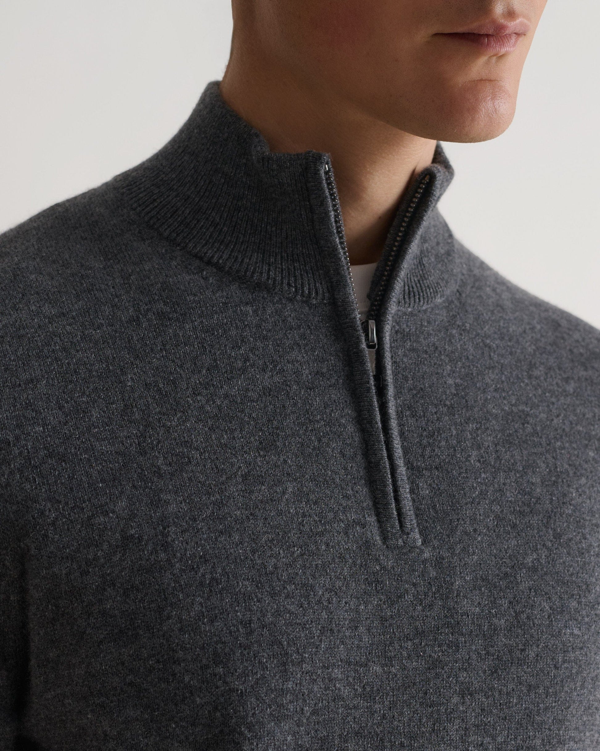 Men's Finest Cashmere 1/4 Zip Jumper - Graphite