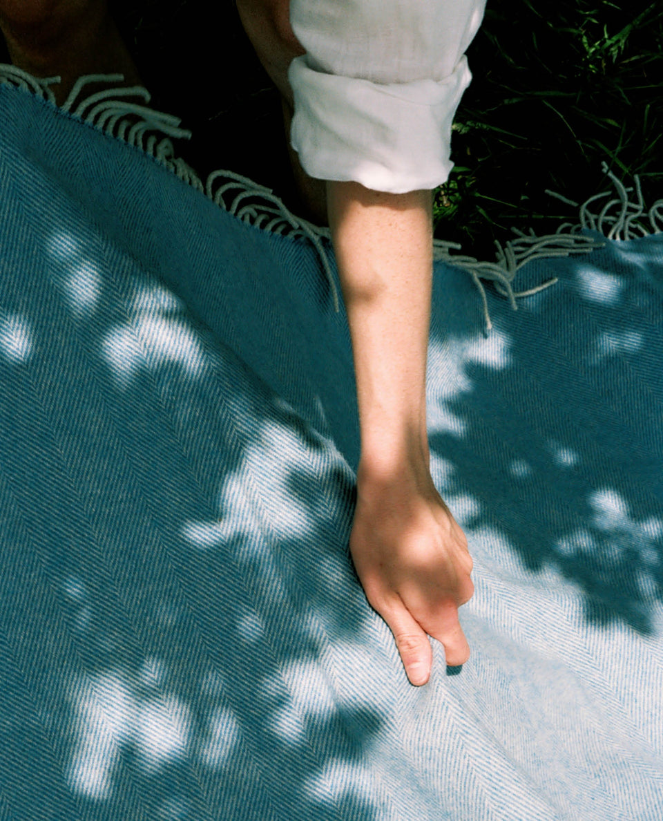 Merino Wool Waterproof Picnic Blanket - Rising Blue