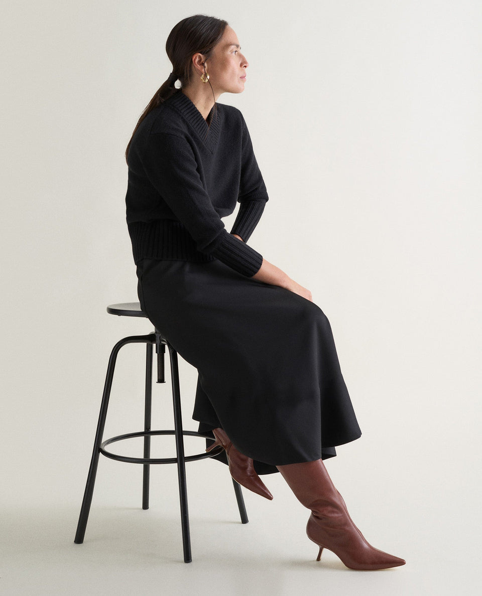 Women's Cashmere Merino V Neck Jumper - Black