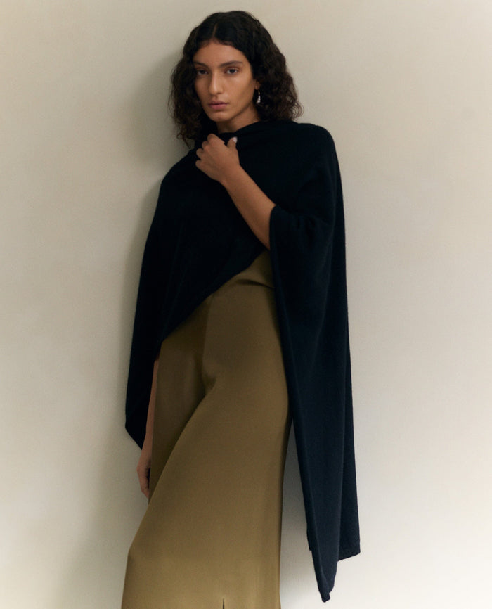 Black - Oversized Finest Cashmere Wrap