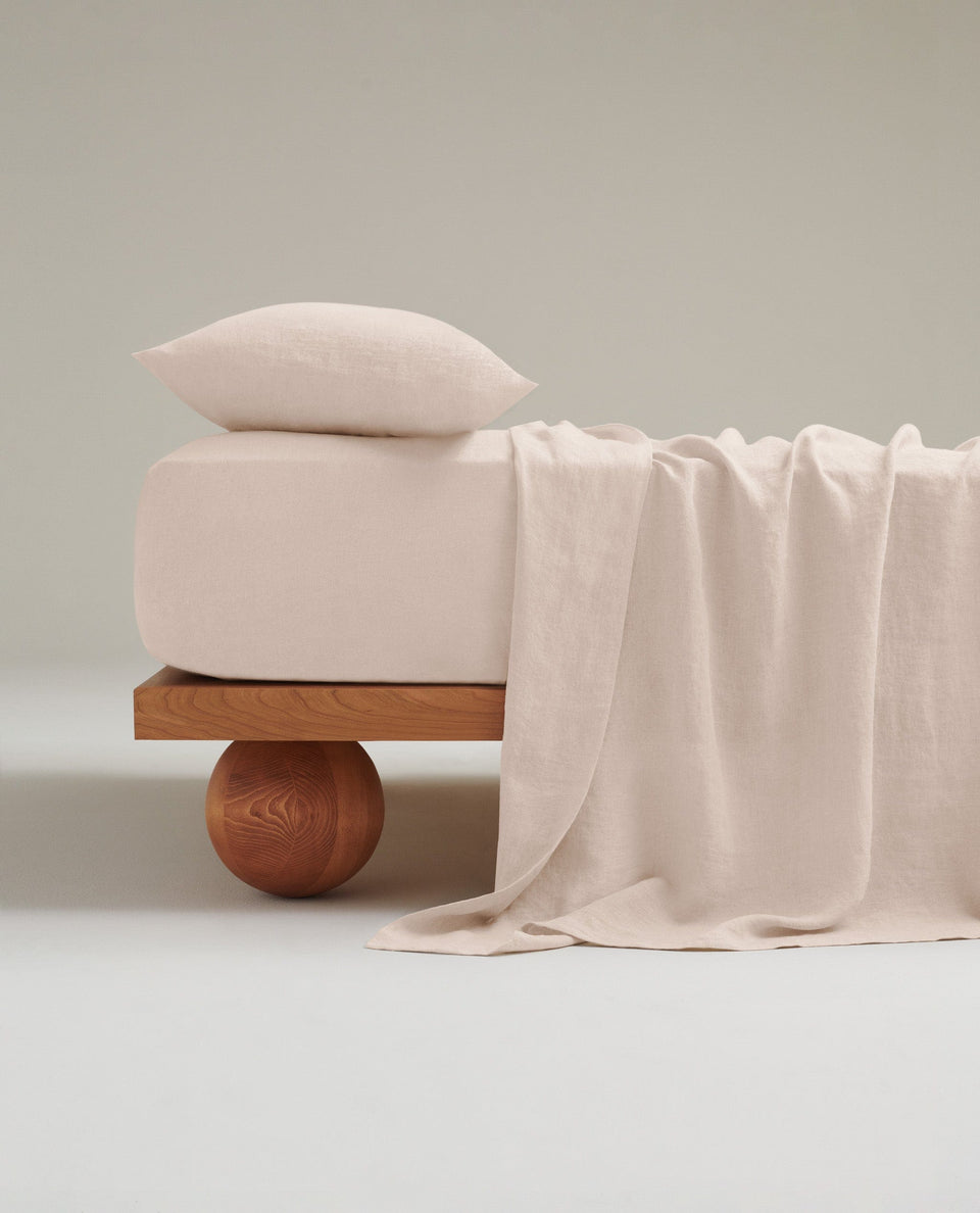 Relaxed & Refined Linen Fitted Sheet - Bruised Peach
