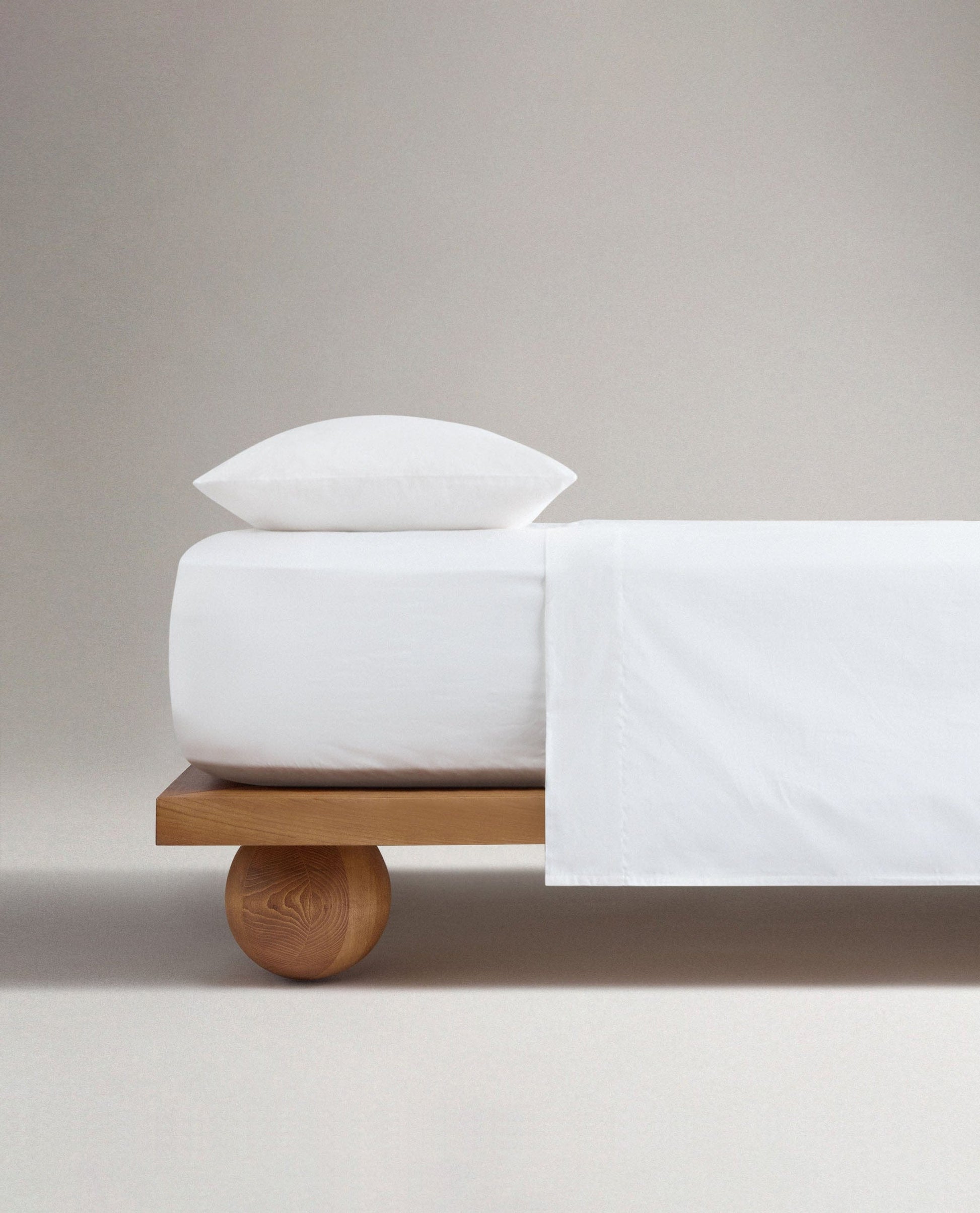 The Crisp & Cool Organic Luxury Fitted Sheet - White