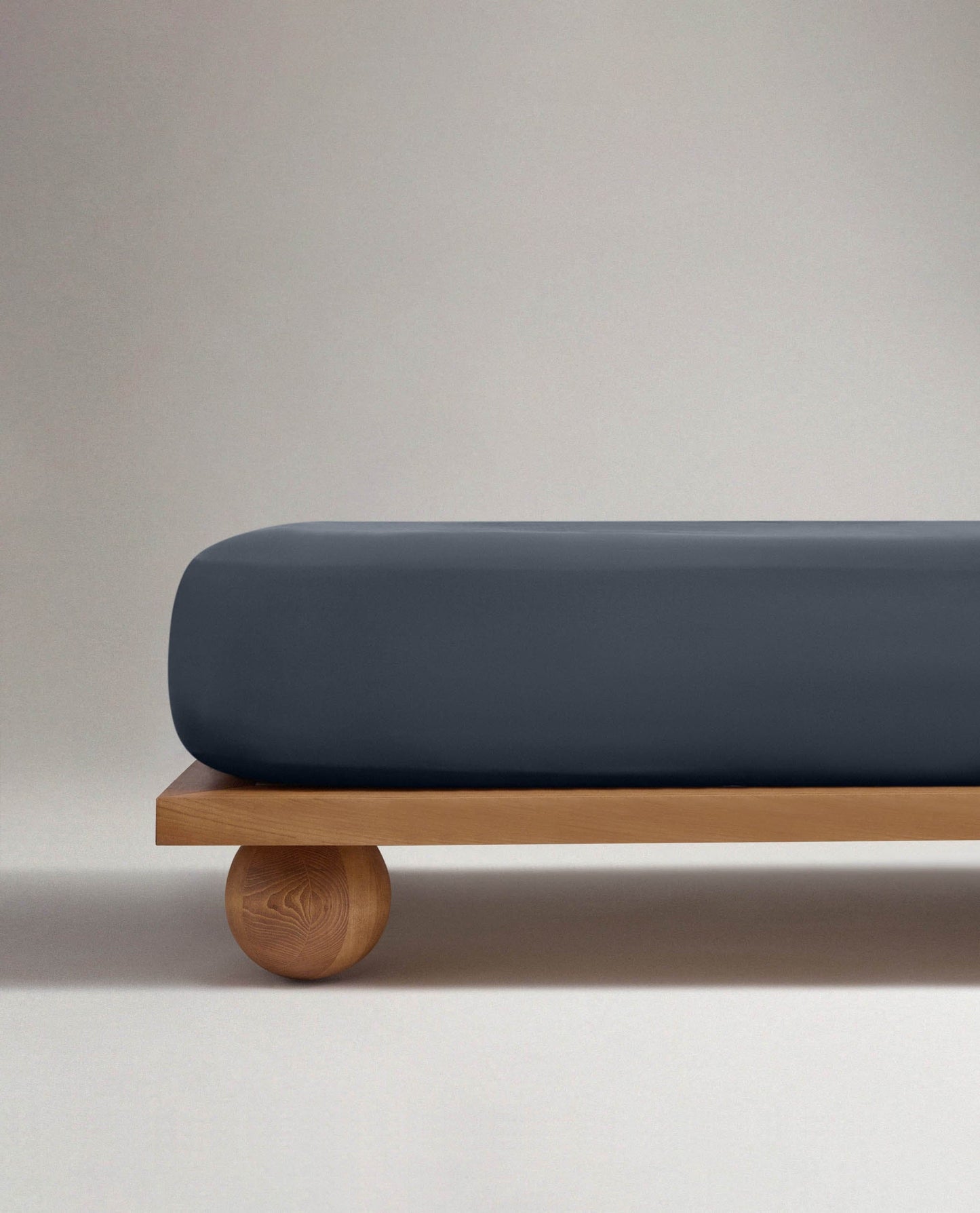 The Crisp & Cool Organic Luxury Fitted Sheet - Mood Indigo