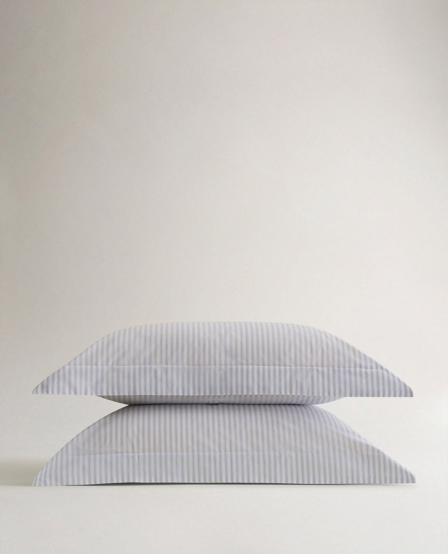 The Crisp & Cool Organic Luxury Oxford Pillowcase Set