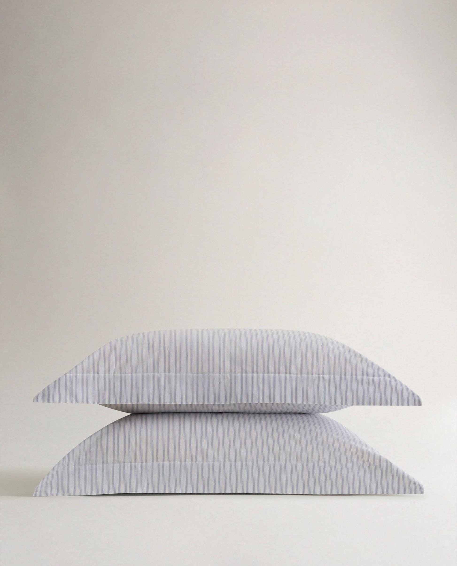 The Crisp & Cool Organic Luxury Oxford Pillowcase Set