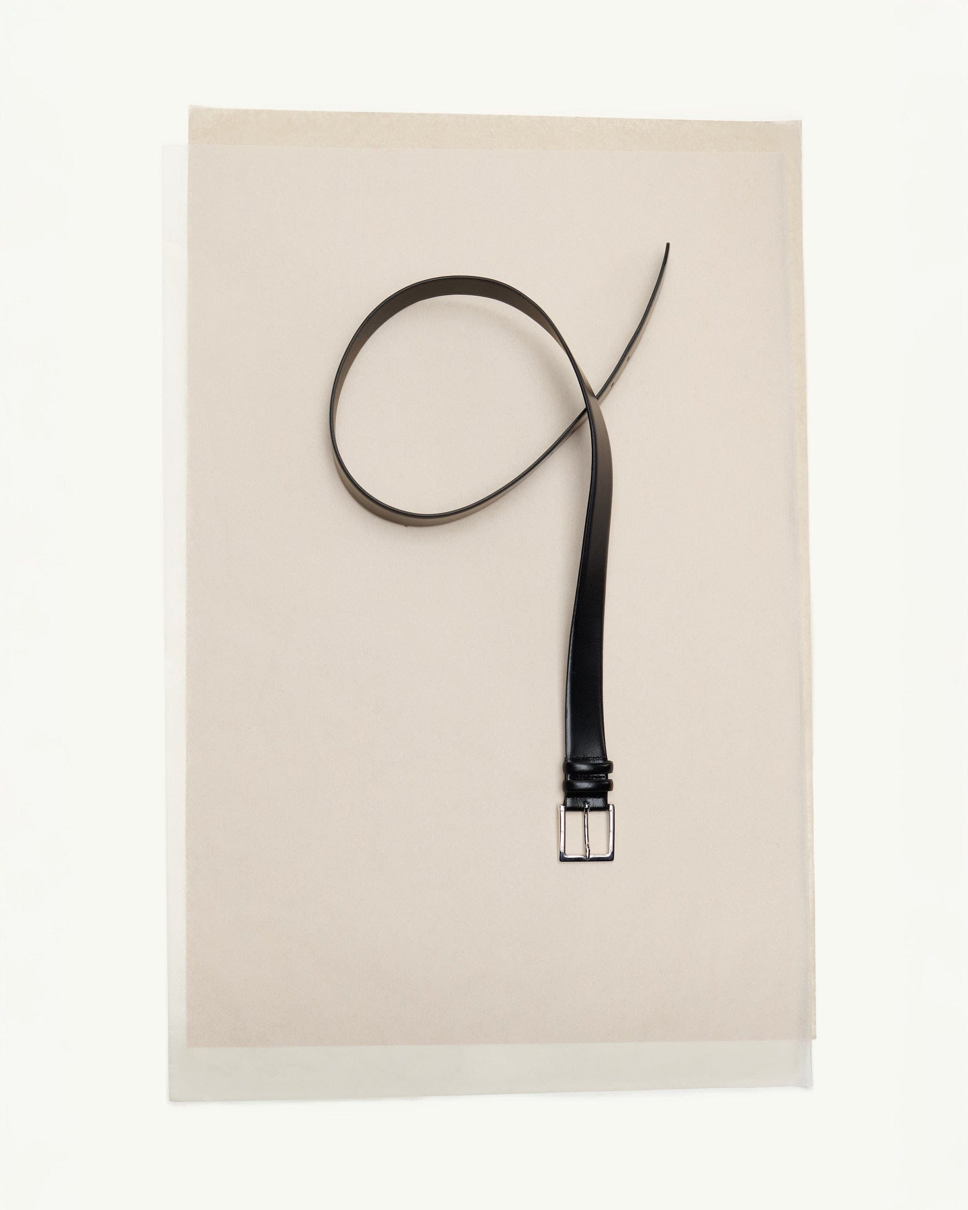 Men's Smooth Grain Silver Buckle Leather Belt - Black