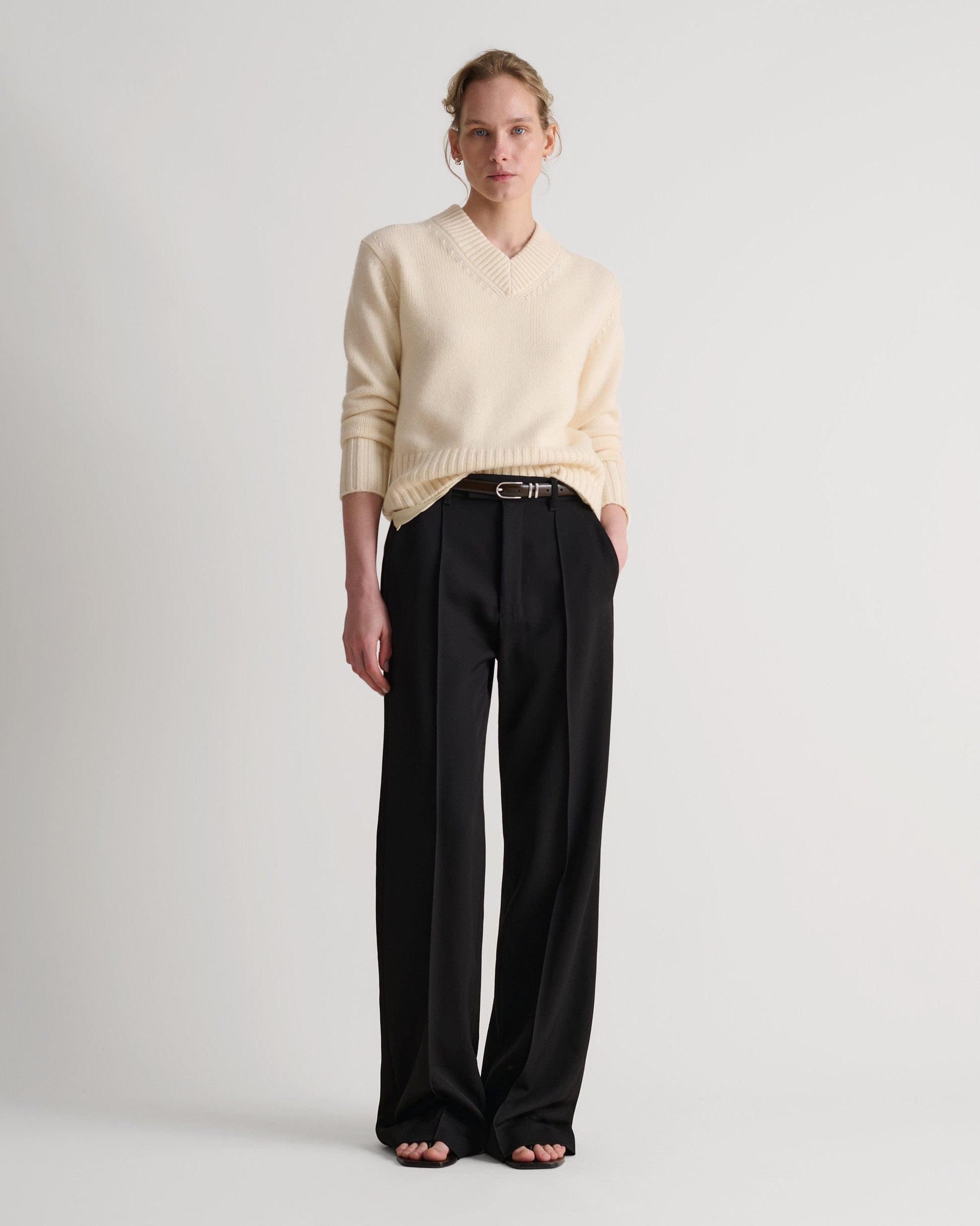 Women's Cashmere Merino V Neck Jumper - Buttermilk