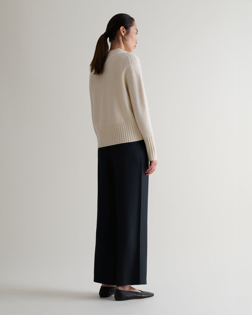 Women's Cashmere Merino V Neck Jumper - Buttermilk