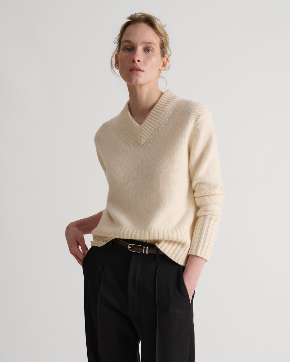 Women's Cashmere Merino V Neck Jumper - Buttermilk