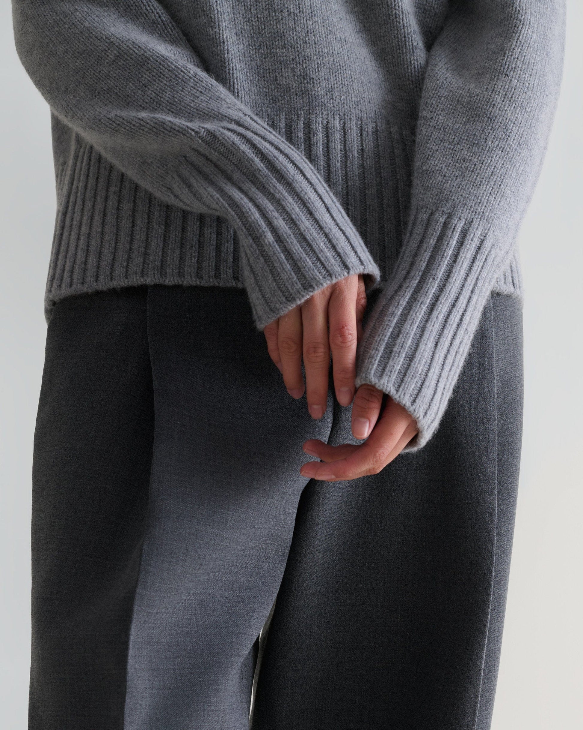 Women's Cashmere Merino V Neck Jumper - Medium Grey