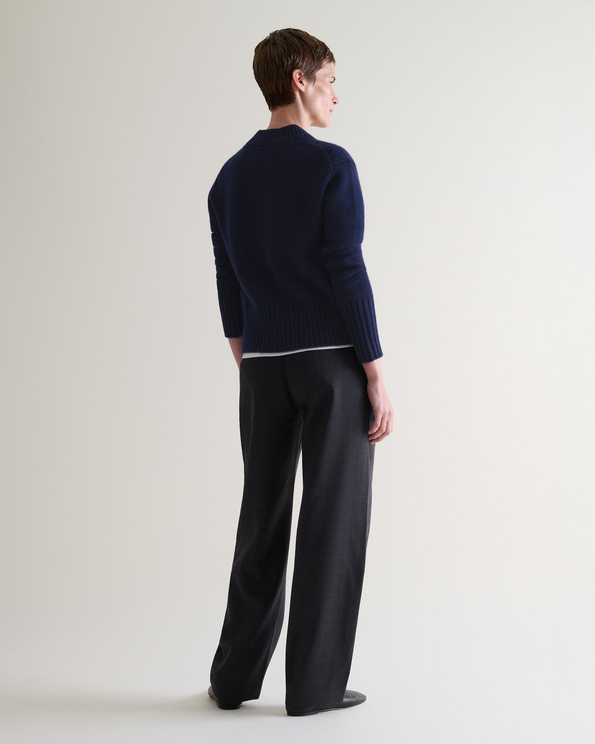 Women's Cashmere Merino V Neck Jumper - Navy