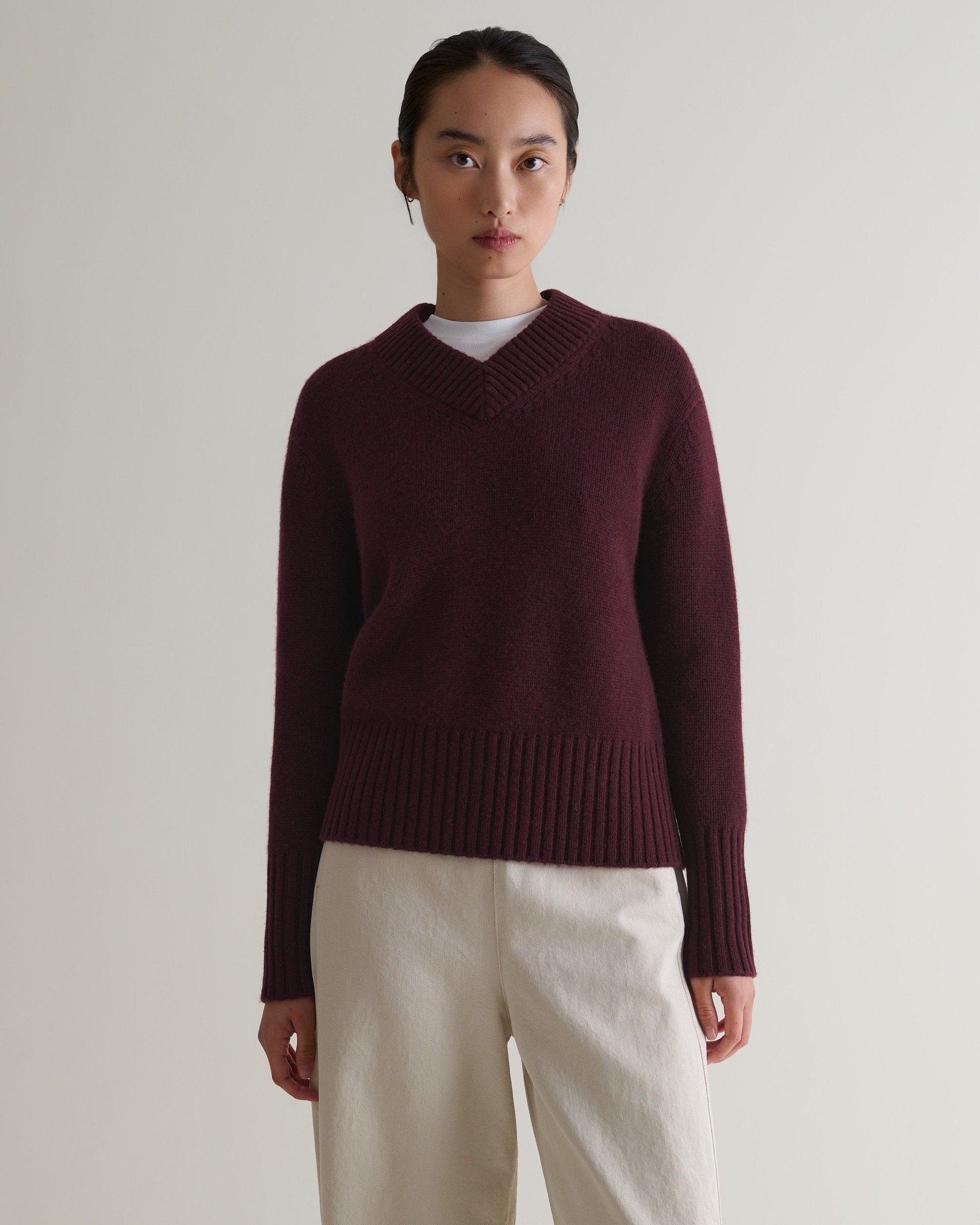 Women's Cashmere Merino V Neck Jumper - Oxblood