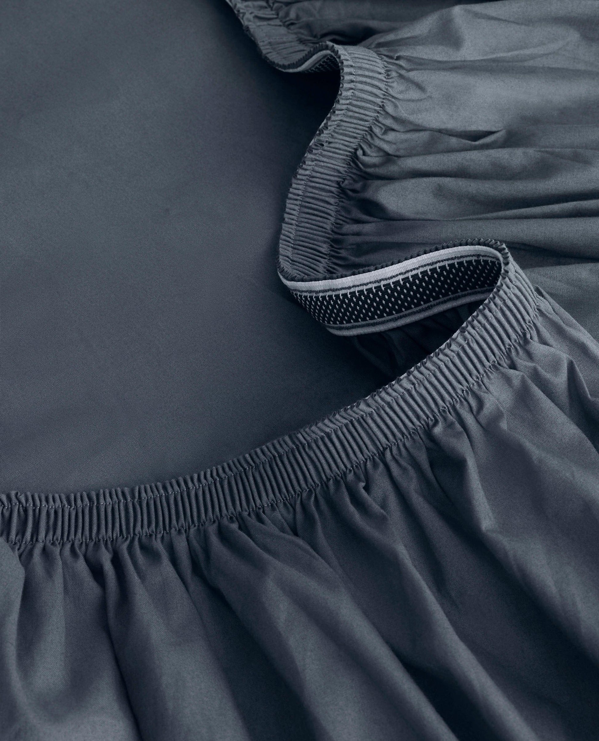 The Crisp & Cool Organic Luxury Fitted Sheet - Mood Indigo